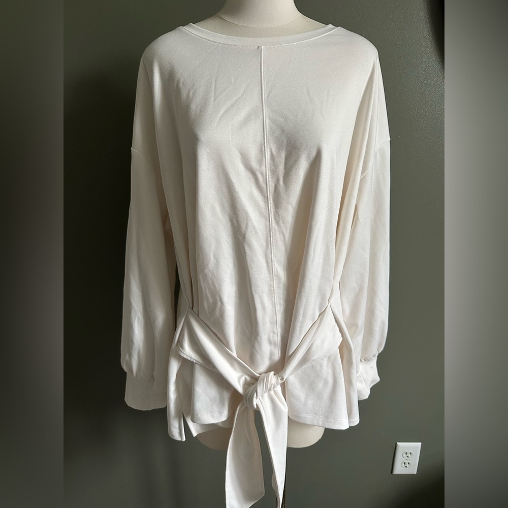 Liz Claiborne 2x Cream Women's Top with tie around waist